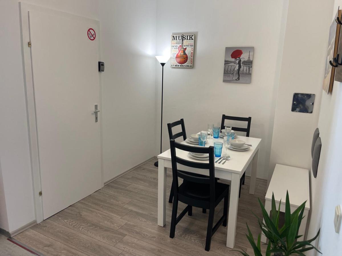 Peaceful Apartment For 4 Wenen Buitenkant foto